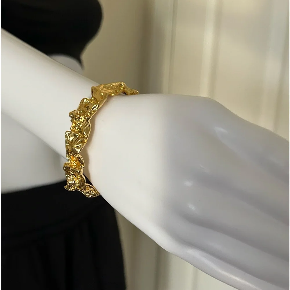 Amber Sceats Gold-Plated Brass Crushed Cuff - Picture 4 of 7